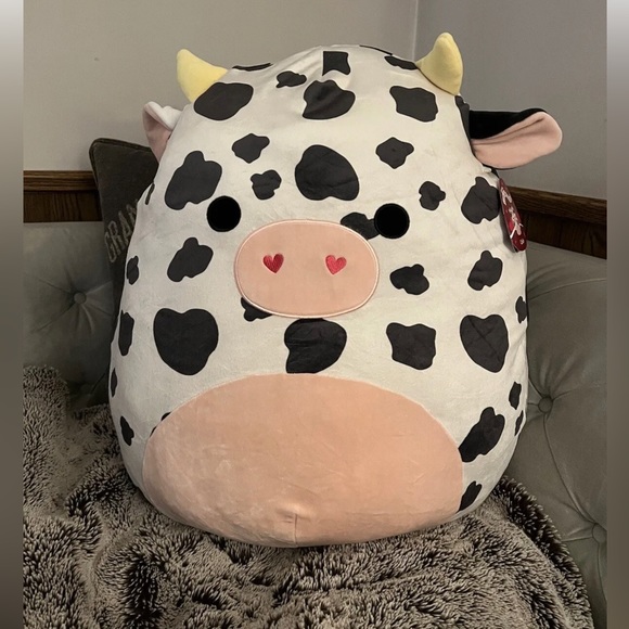 Squishmallows Other - Squishmallows 20” XL Colin the cow w heart nose